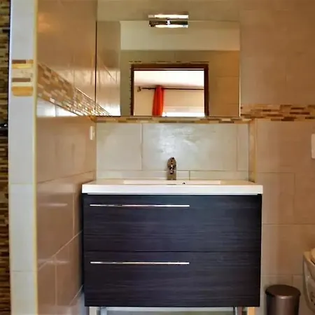 Avec Vues Exceptionnelles A 2 Minutes De La *