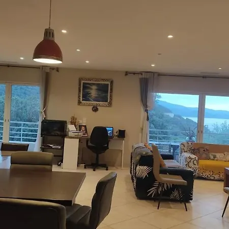 Avec Vues Exceptionnelles A 2 Minutes De La *