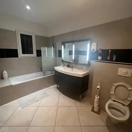 Avec Vues Exceptionnelles A 2 Minutes De La Vila